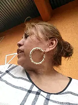 Kazsandraa online show from January 2026 05:20:01 PM