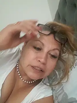 Kazsandraa online show from May 2026 06:28:02 PM