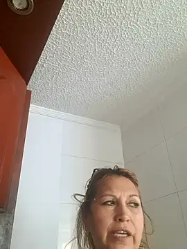 Snapshot of Kazsandraa chatting on June 2026 04:22:01 PM Kazsandraa online show from June 2026 04:22:01 PM