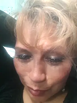 Kazsandraa online show from May 2026 04:49:02 PM