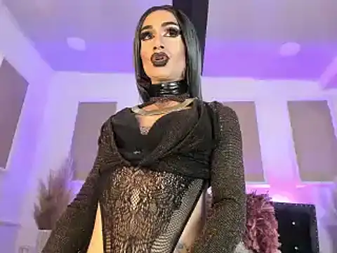 Snapshot of queen_satin chatting on December 2024 01:27:02 PM queen satin online show from December 2024 01:27:02 PM