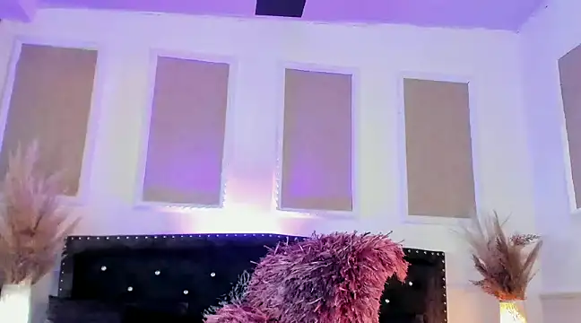 Snapshot of queen_satin chatting on February 2025 02:35:02 PM queen satin online show from February 2025 02:35:02 PM