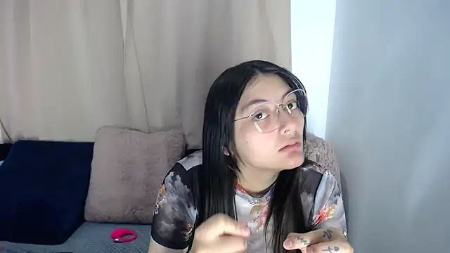 lessliee22  online show from March 2026 05:54:02 AM