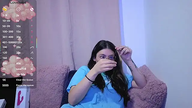 lessliee22  online show from May 2026 05:16:02 AM