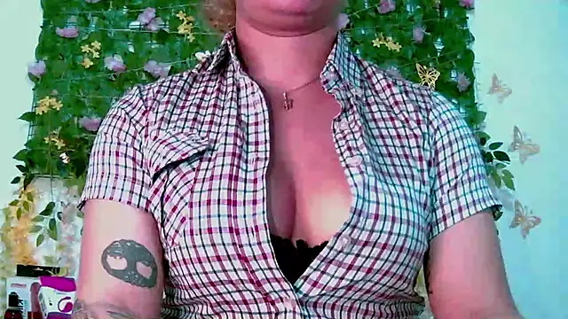 Crysrus online show from March 2026 01:46:02 AM