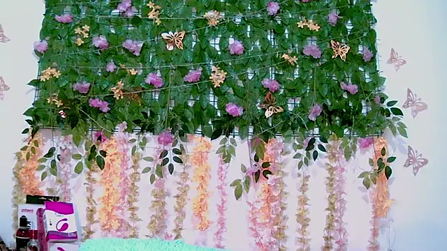 Crysrus online show from March 2026 01:33:02 AM