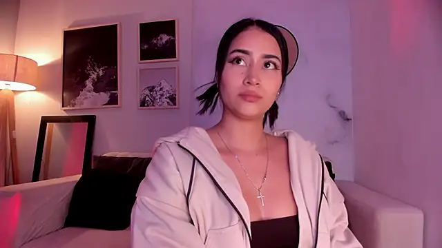 Snapshot of lara_madisson chatting on March 2026 04:46:02 AM lara madisson online show from March 2026 04:46:02 AM