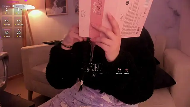 lara madisson online show from September 2025 06:19:01 AM