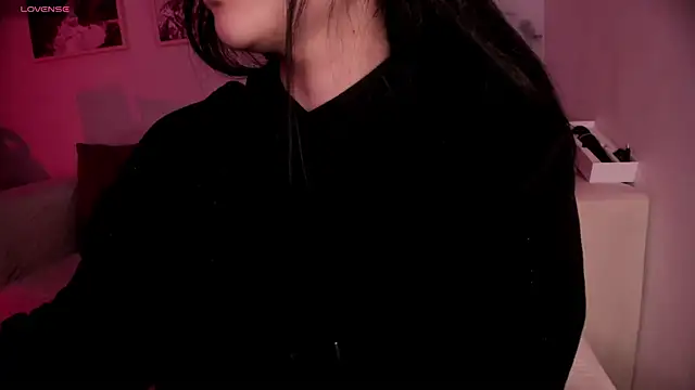 lara madisson online show from October 2025 09:22:01 AM