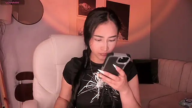 lara madisson online show from July 2026 04:57:02 AM