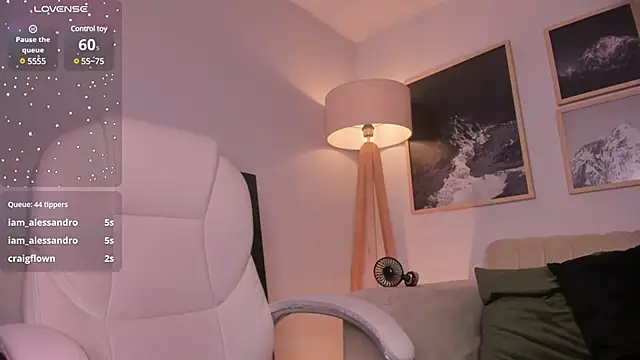 lara madisson online show from March 2025 08:29:01 AM