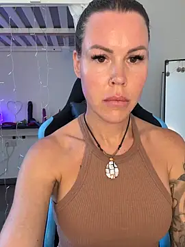 Snapshot of Lara_Bergmann chatting on June 2026 08:47:01 AM Lara Bergmann online show from June 2026 08:47:01 AM