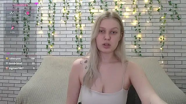 EmiliaDuchess online show from February 2025 01:05:01 PM