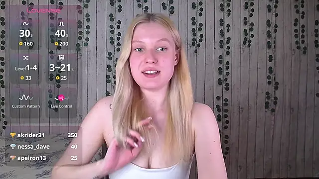 EmiliaDuchess online show from November 2025 04:28:02 PM