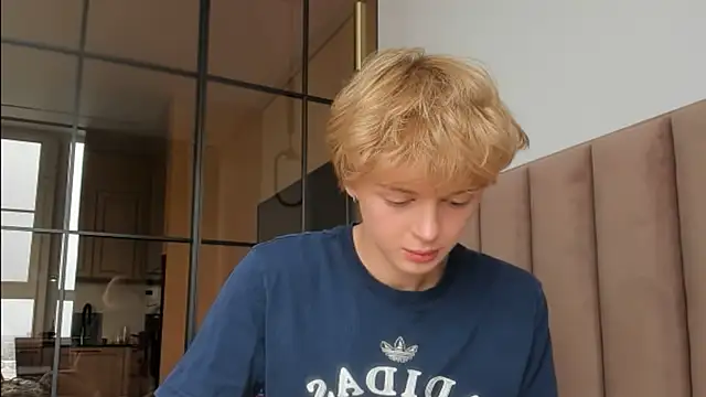 agelandreww online show from April 2026 11:23:02 AM