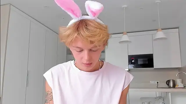 agelandreww online show from April 2026 08:43:01 AM