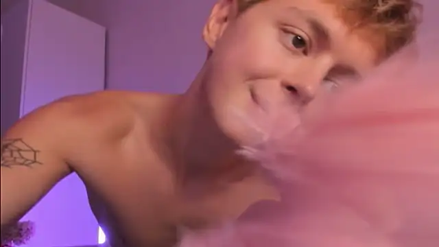 agelandreww online show from October 2025 04:06:01 PM