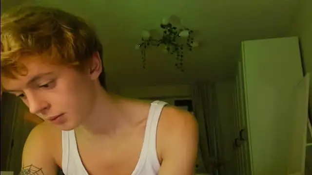 agelandreww online show from December 2025 03:39:01 PM