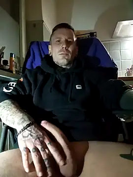 Snapshot of Schabernack1990 chatting on December 2024 01:01:02 AM Schabernack1990 online show from December 2024 01:01:02 AM