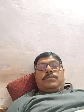 Snapshot of Srmotrs chatting on November 2025 10:35:01 PM Srmotrs online show from November 2025 10:35:01 PM