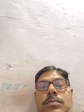 Snapshot of Srmotrs chatting on November 2025 01:32:02 AM Srmotrs online show from November 2025 01:32:02 AM