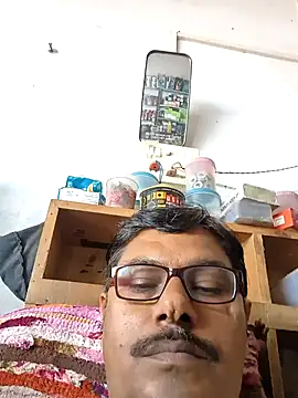 Snapshot of Srmotrs chatting on October 2025 07:07:01 AM Srmotrs online show from October 2025 07:07:01 AM