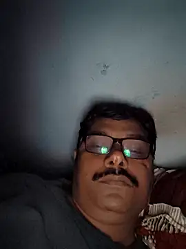 Snapshot of Srmotrs chatting on November 2025 05:46:05 PM Srmotrs online show from November 2025 05:46:05 PM