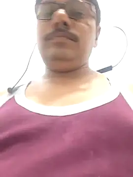 Snapshot of Srmotrs chatting on October 2025 06:49:01 PM Srmotrs online show from October 2025 06:49:01 PM