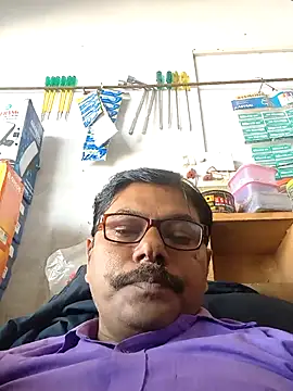 Snapshot of Srmotrs chatting on December 2025 07:47:01 AM Srmotrs online show from December 2025 07:47:01 AM