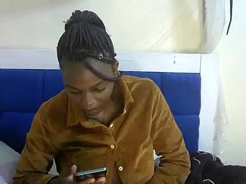 Snapshot of beauty_petite chatting on October 2025 05:52:01 AM beauty petite online show from October 2025 05:52:01 AM