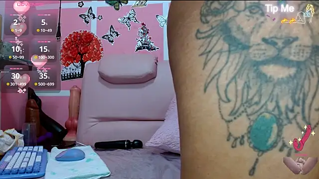 escarlett hott online show from April 2026 05:15:01 PM