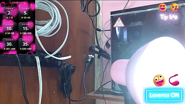 escarlett hott online show from September 2025 02:55:01 AM