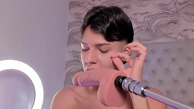 Snapshot of Kev_jenner chatting on October 2025 09:38:01 PM Kev jenner online show from October 2025 09:38:01 PM