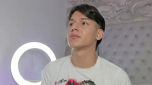 Snapshot of Kev_jenner chatting on September 2025 07:47:01 PM Kev jenner online show from September 2025 07:47:01 PM