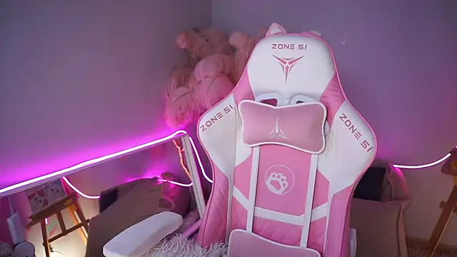 AnnLevine online show from November 2025 02:28:02 PM