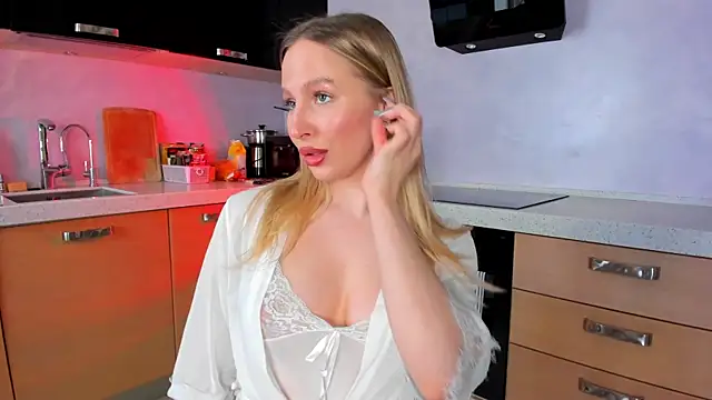 AnnLevine online show from April 2026 01:07:01 PM