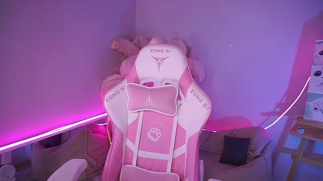 AnnLevine online show from December 2025 02:04:01 PM