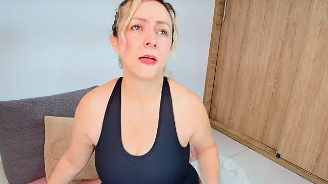 ladychanel 1 online show from February 2026 05:13:02 PM