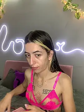 Snapshot of YouliteSllut2 chatting on December 2024 08:15:01 PM YouliteSllut2 online show from December 2024 08:15:01 PM