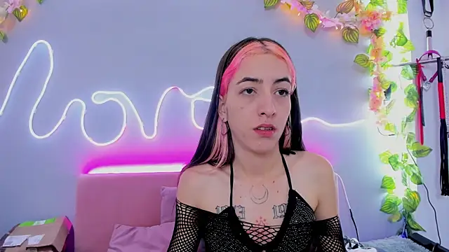 Snapshot of YouliteSllut2 chatting on January 2025 12:59:02 AM YouliteSllut2 online show from January 2025 12:59:02 AM