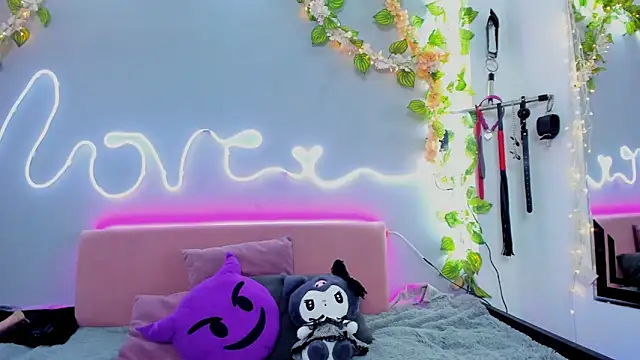 Snapshot of YouliteSllut2 chatting on January 2025 08:46:02 PM YouliteSllut2 online show from January 2025 08:46:02 PM