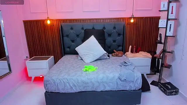 MEYLAGIA online show from November 2025 03:07:02 AM