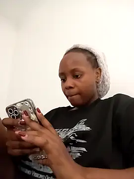 Snapshot of Miss_Amani chatting on April 2026 11:28:02 AM Miss Amani online show from April 2026 11:28:02 AM