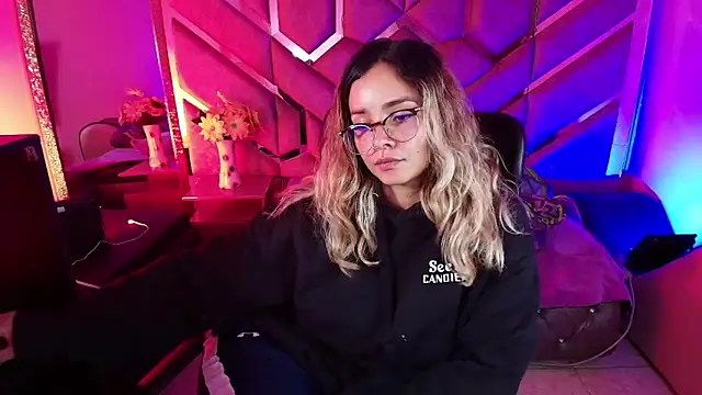 Olivia Fox69 online show from November 2025 03:38:01 AM