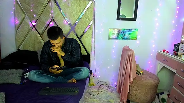 parejacaliente20154 online show from November 2025 09:31:02 AM