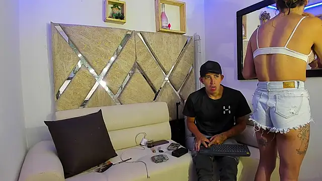 parejacaliente20154 online show from April 2026 11:05:02 AM