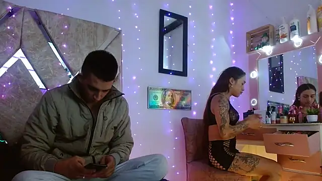 parejacaliente20154 online show from November 2025 09:30:01 AM