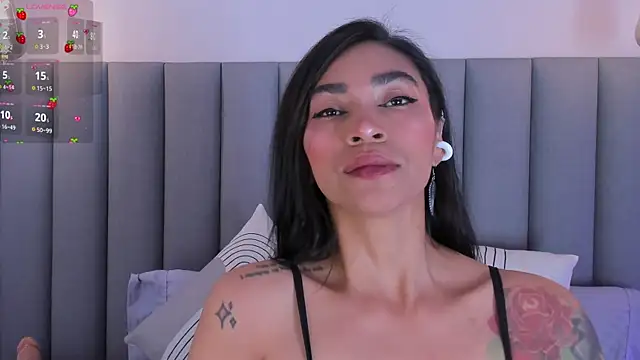 Snapshot of Leamonroe__ chatting on June 2026 10:07:02 PM Leamonroe online show from June 2026 10:07:02 PM