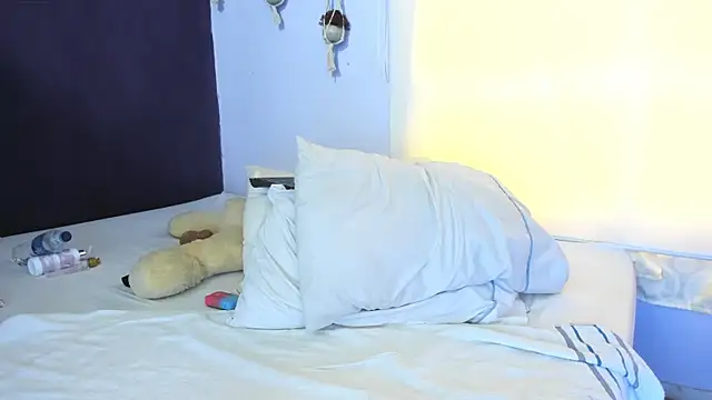 Leamonroe   online show from April 2026 06:46:01 PM