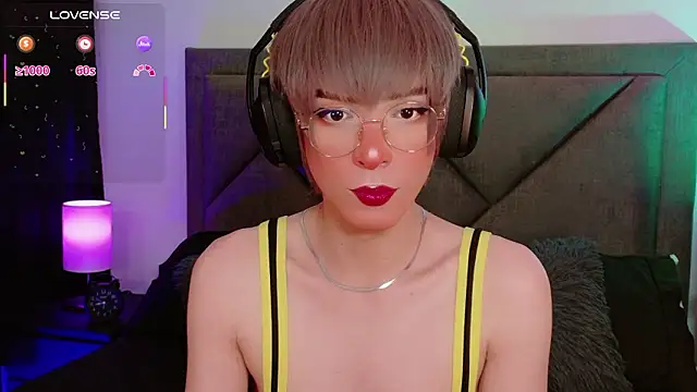 Snapshot of Sammy_Russell chatting on February 2026 08:11:02 AM Sammy Russell online show from February 2026 08:11:02 AM